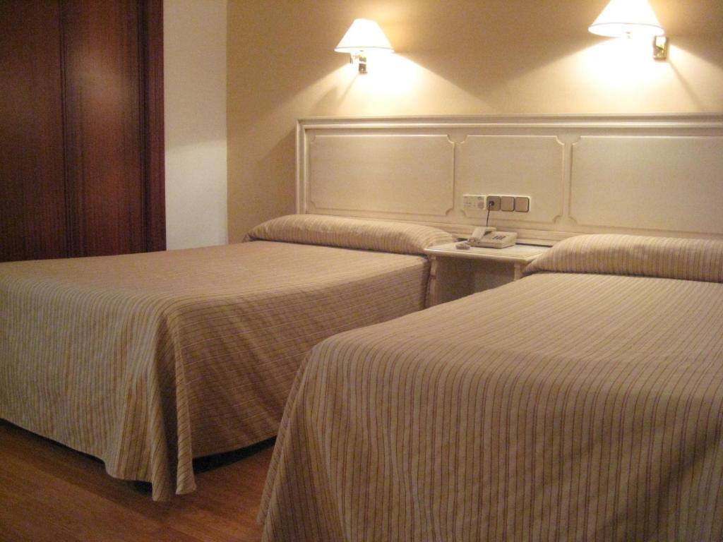 Hotel Victoria Linares  Habitación foto